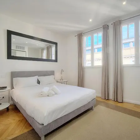 Ref 909 - Back Croisette - For Rent *