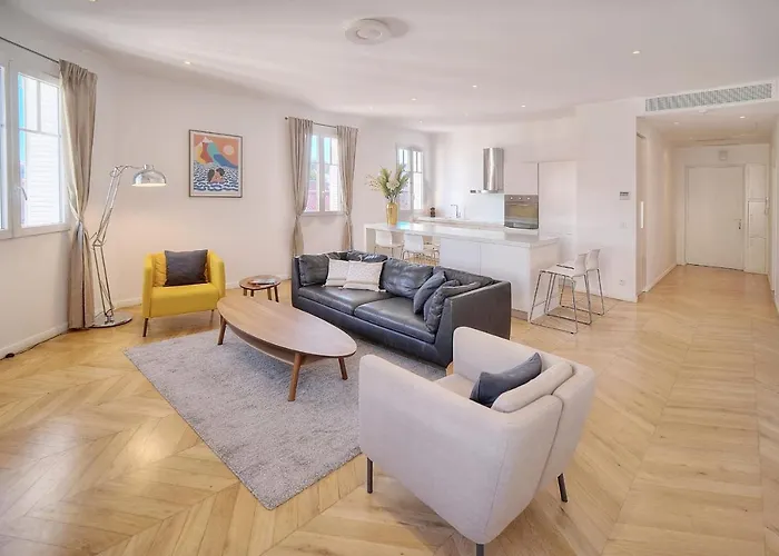 Ref 909 - Back Croisette - For Rent * Cannes